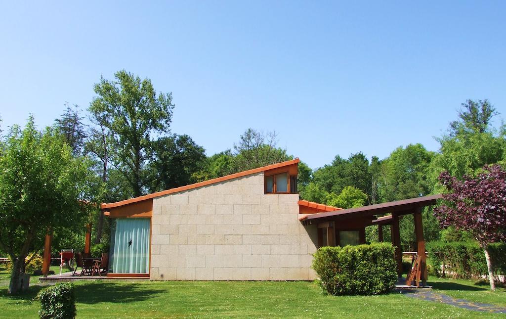 Bungalow Camping Los Manzanos Santa Cruz de Oleiros Eksteriør bilde